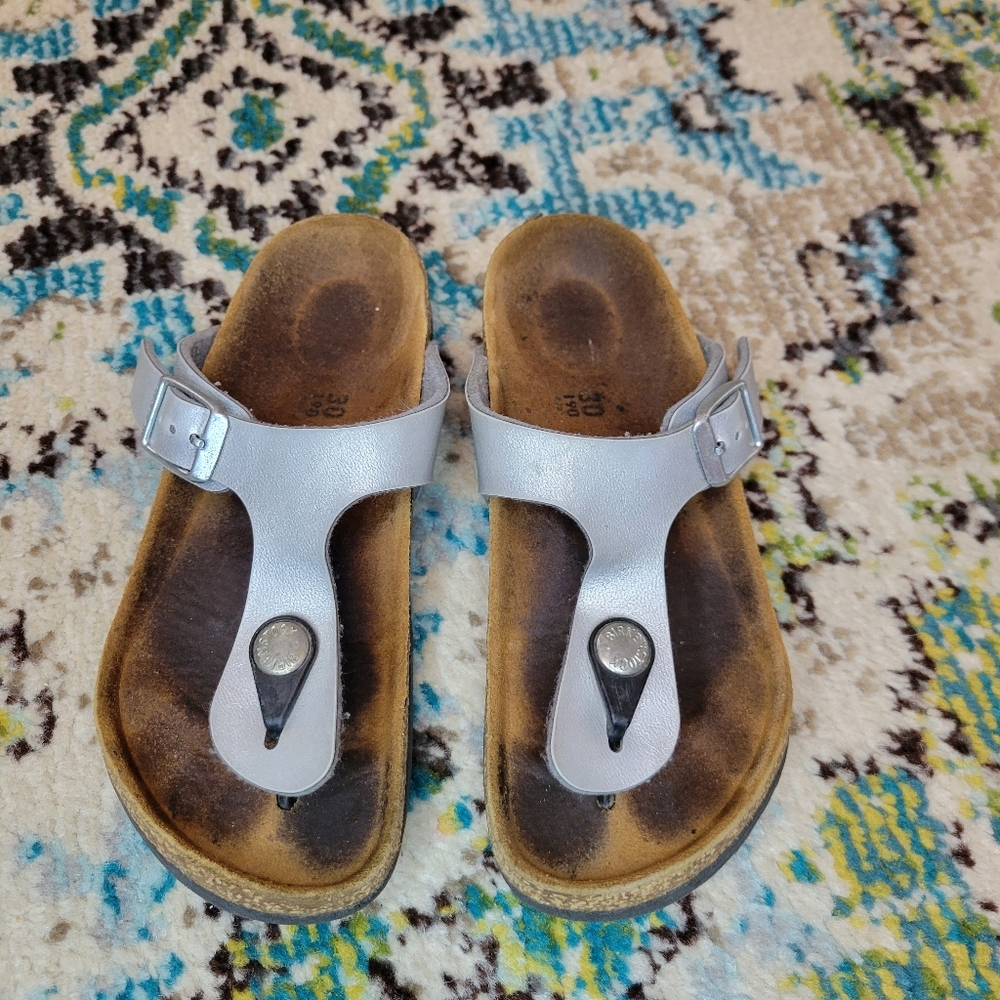 Birkenstock Gizeh Silver Slip‎ On Sandal, Kids Size EU 30 Toddler US 12
